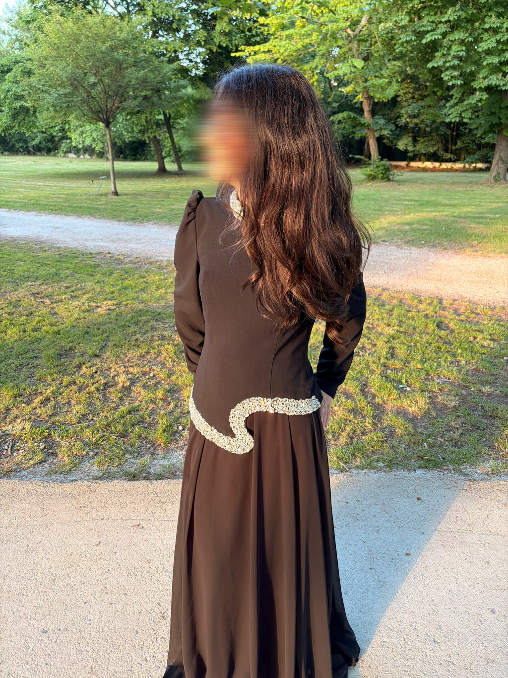 Robe de Soirée Noire avec Détails Argentés Scintillants
