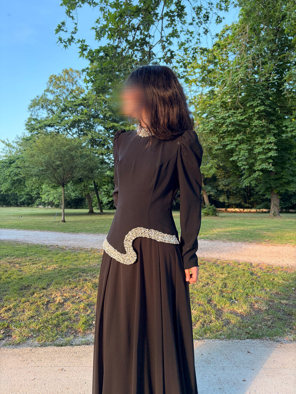 Robe de Soirée Noire avec Détails Argentés Scintillants